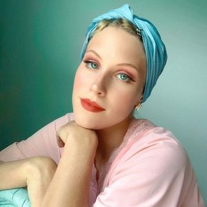 Meet Your Posher, Liana